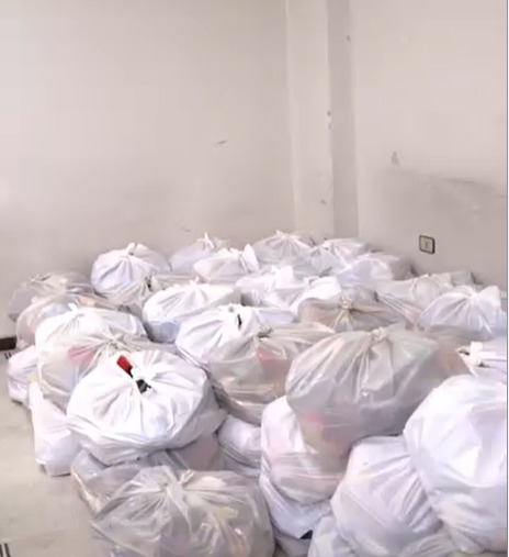 سألنا المشرفين على تعبئة وتوزيع سلة رمضان: ما شعوركم؟ وما القيمة التي أضافتها هذه التجربة لكم؟